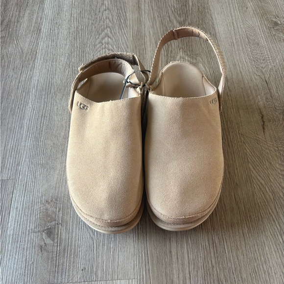Women’s Ugg Golden Star Clogs - Picture 5 of 12